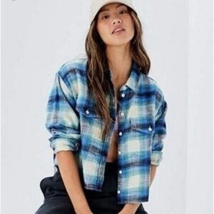 American Eagle XL NWT cropped slouchy oversized soft plaid blues flannel shirt